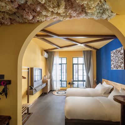 布朗族丨繁花精緻雙床房 昆明阿迷·藝宿優惠