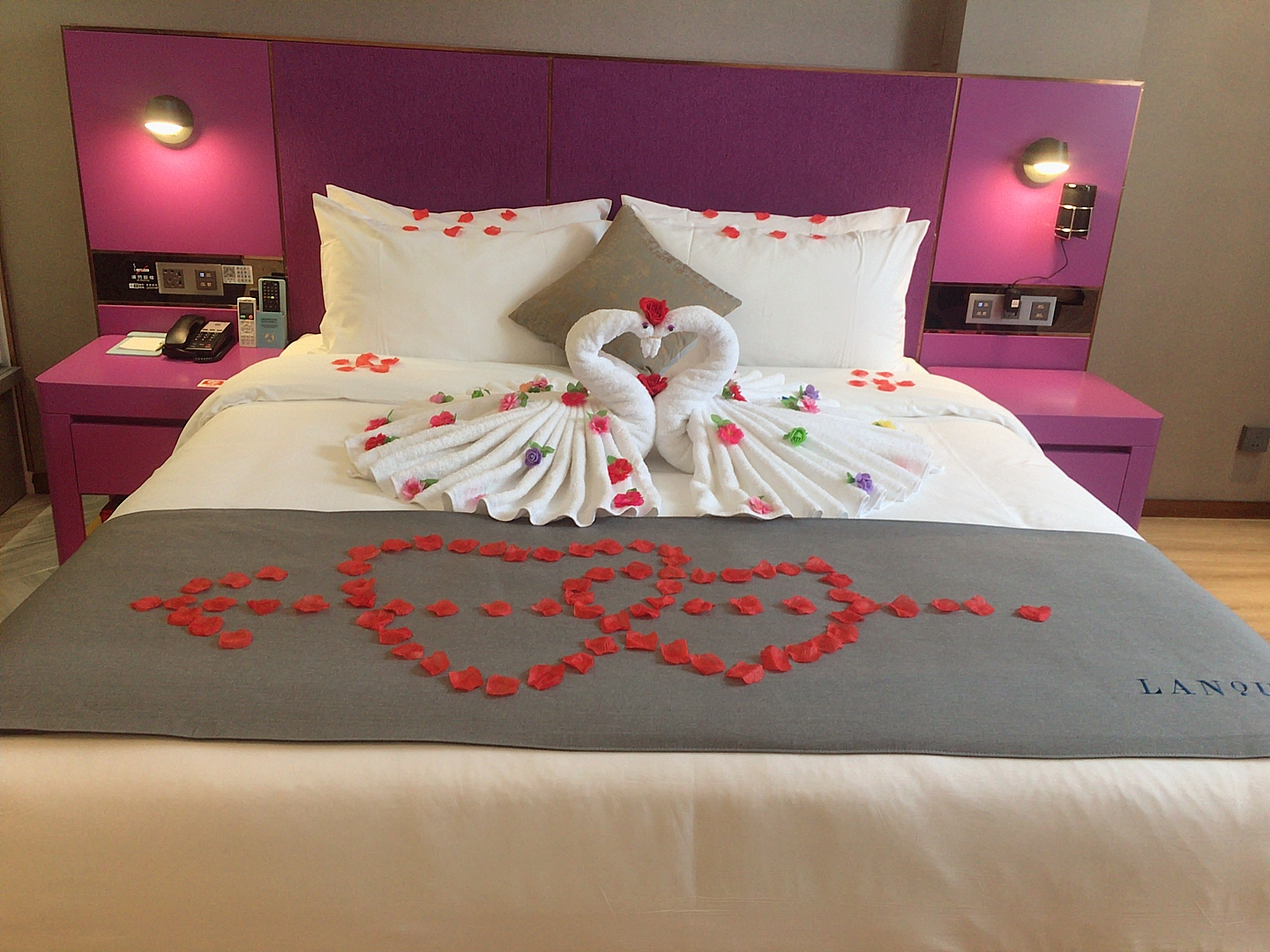 私人订制情侣大床房