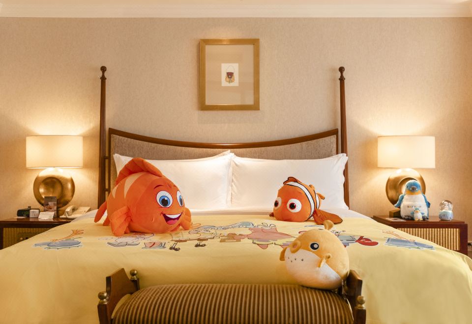 Crowne Plaza QingdaoUnderwater World Family Suite