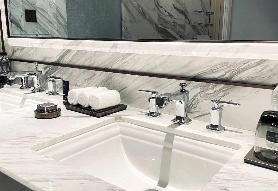 The Ritz-Carlton, HarbinDeluxe City-view Queen Room