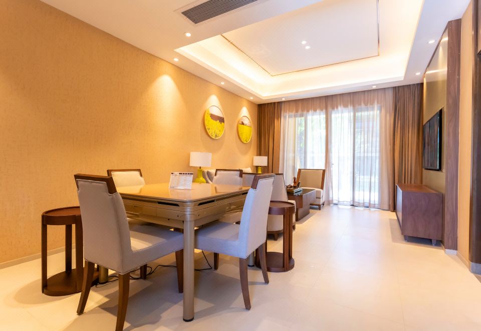 Yuetianxia Hot Spring HotelPanoramic Water Friendly Hot Spring Three Bedroom Villa