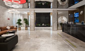 The lobby or reception area at Hotel Indigo Shanghai Hongqiao CBD at Peony Hotel