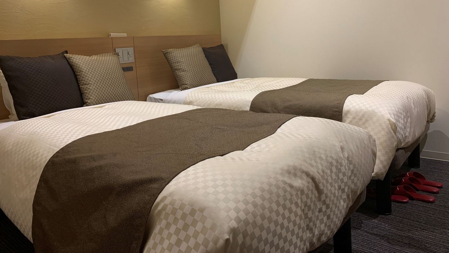 双床房（带淋浴）