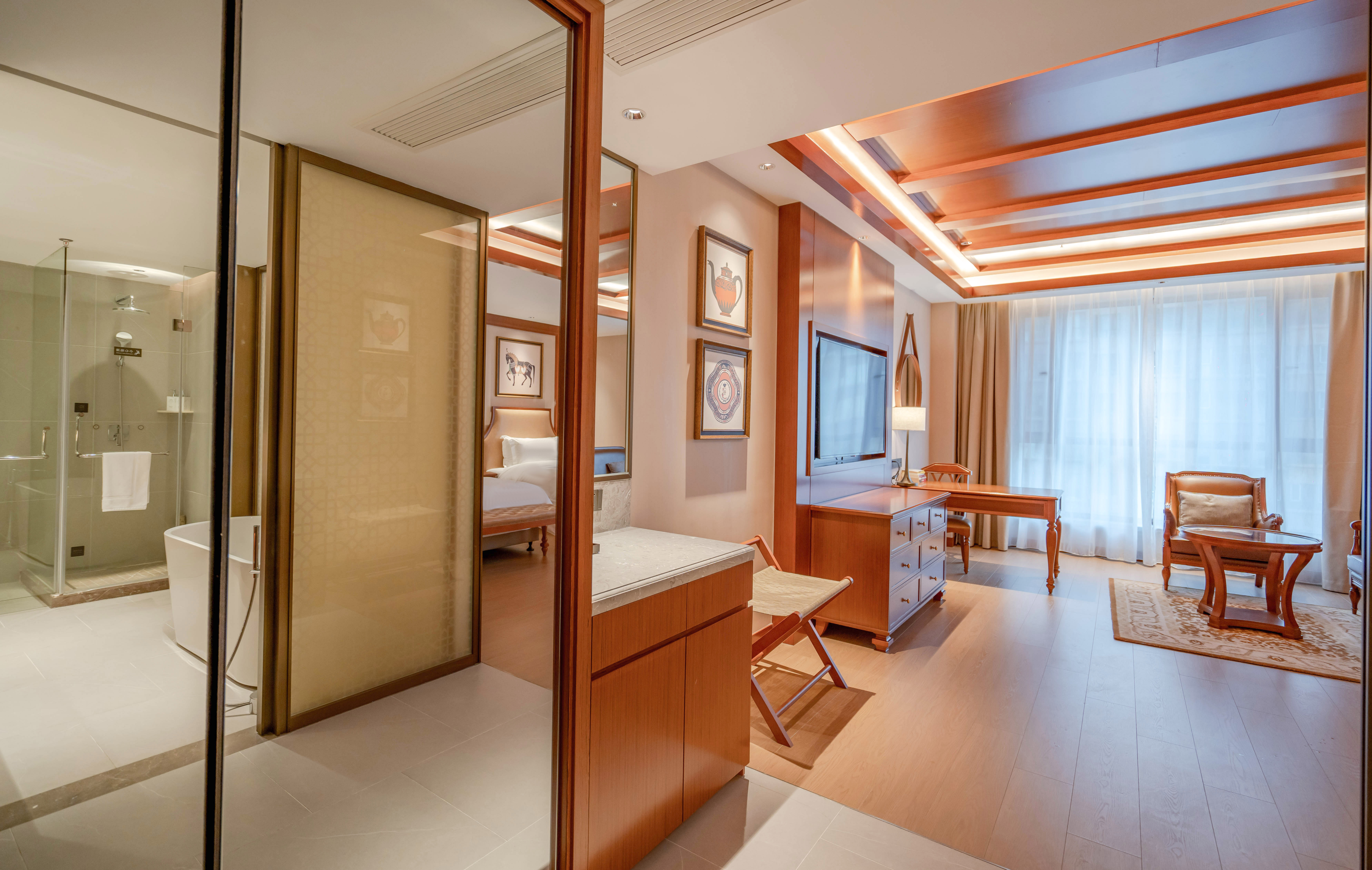 豪华大床房（加湿器+金可儿舒睡床品+小冰箱）