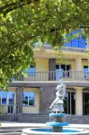 Grand House hotel & zipline Hoteles en 