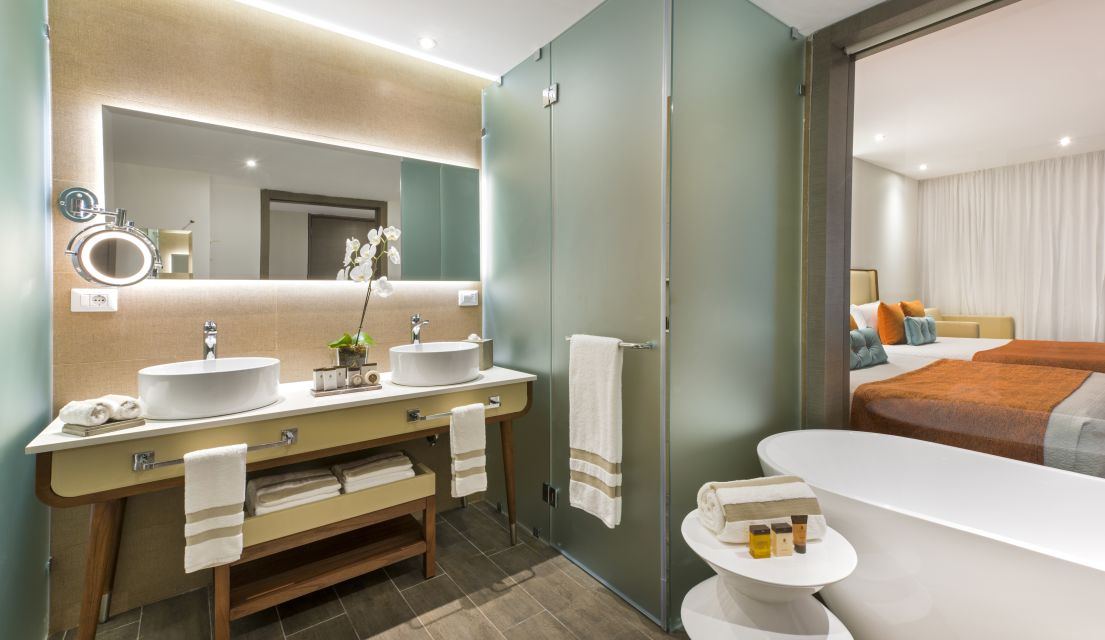 连通帕德游泳套房