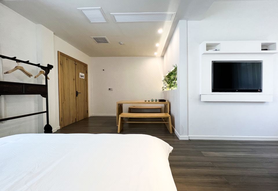 Yunqi Family Room