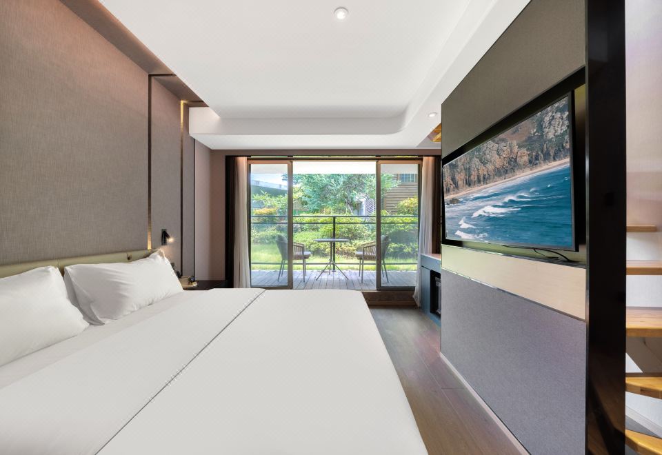 戴月-复式阳台影院家庭套房