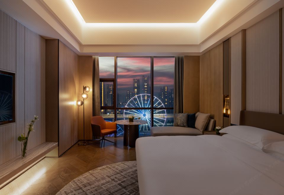 豪華房-大床（摩天輪景）