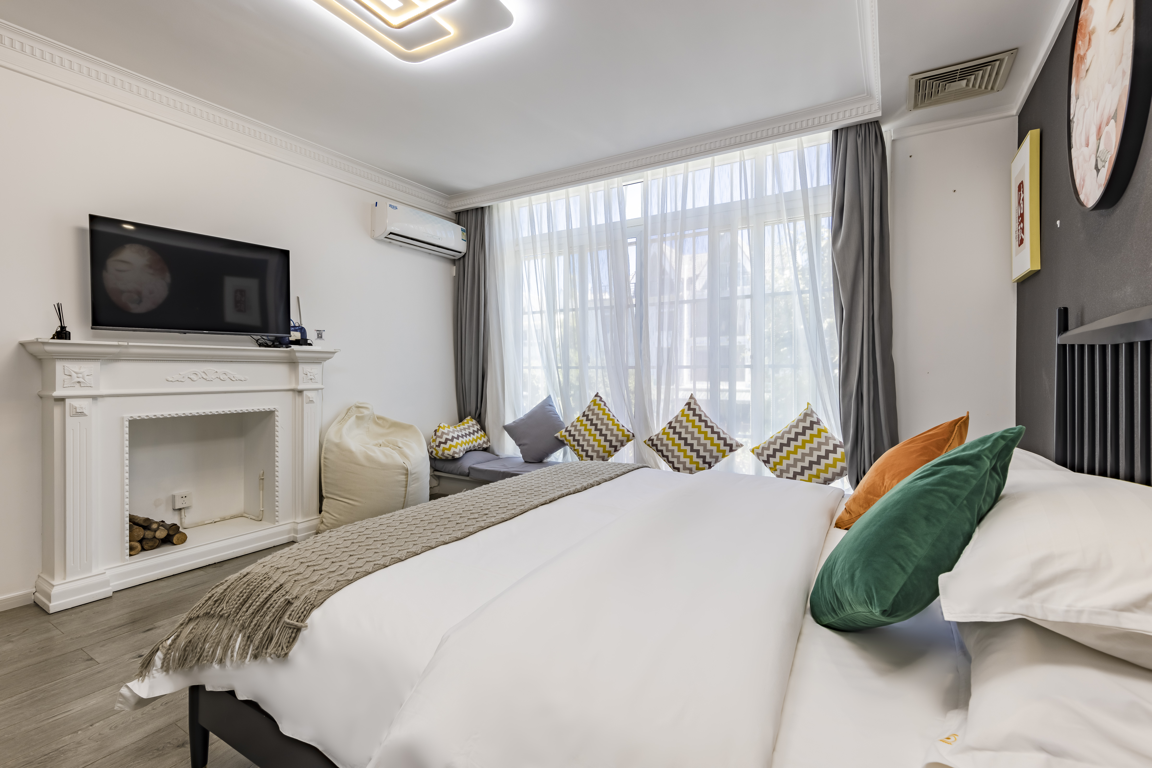 画境·轻奢大床房（全景玻璃|小壁炉）