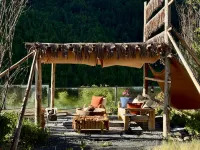 Four-Goddess Mountain Cloud View Fan's Lodging