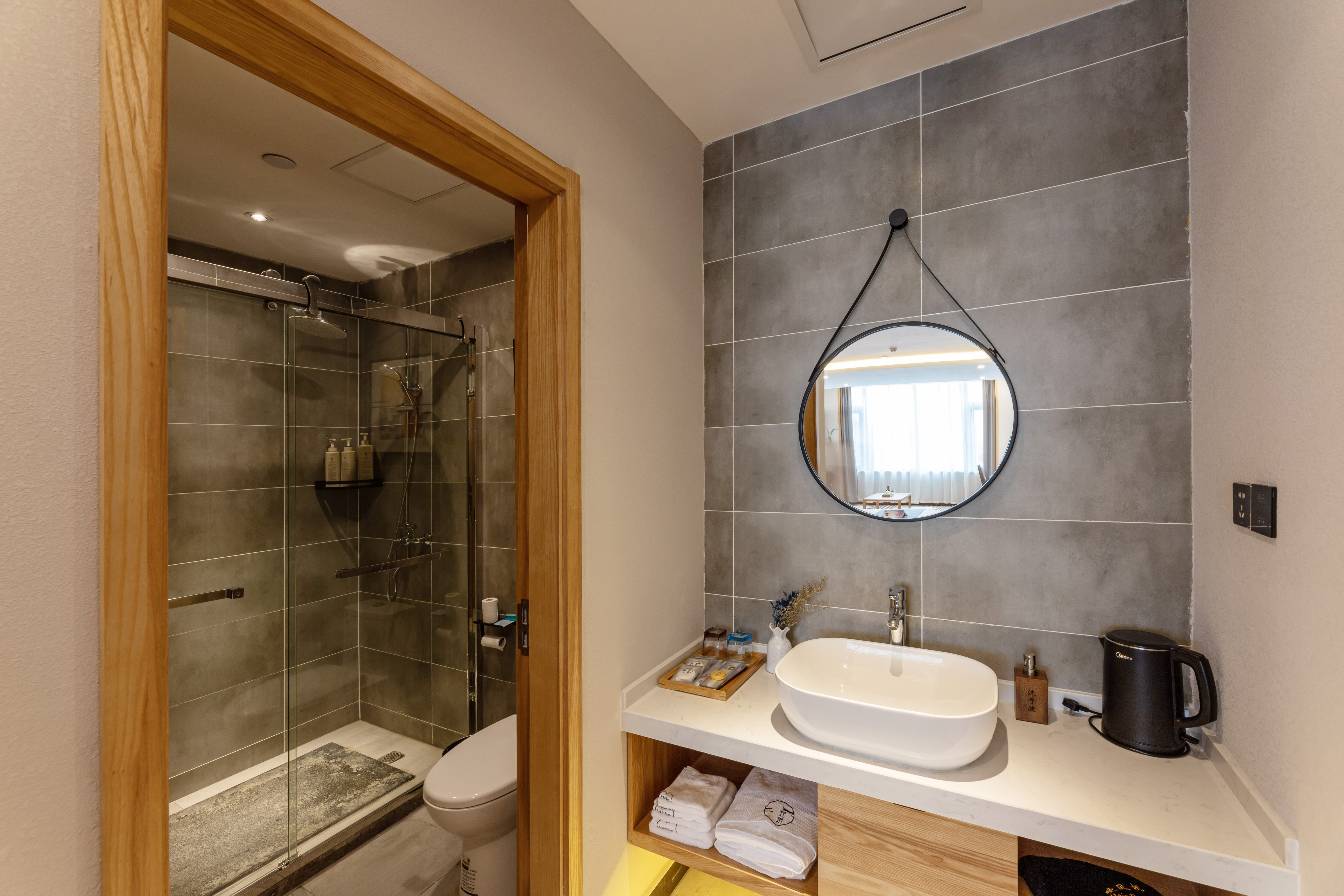 亲子家庭房（落地大窗+电动窗帘+阿道夫洗护套装）