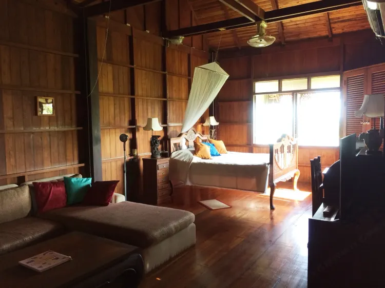 เรือนไทย