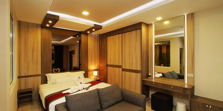 Super Superior Plus King Bed With Bathtub
