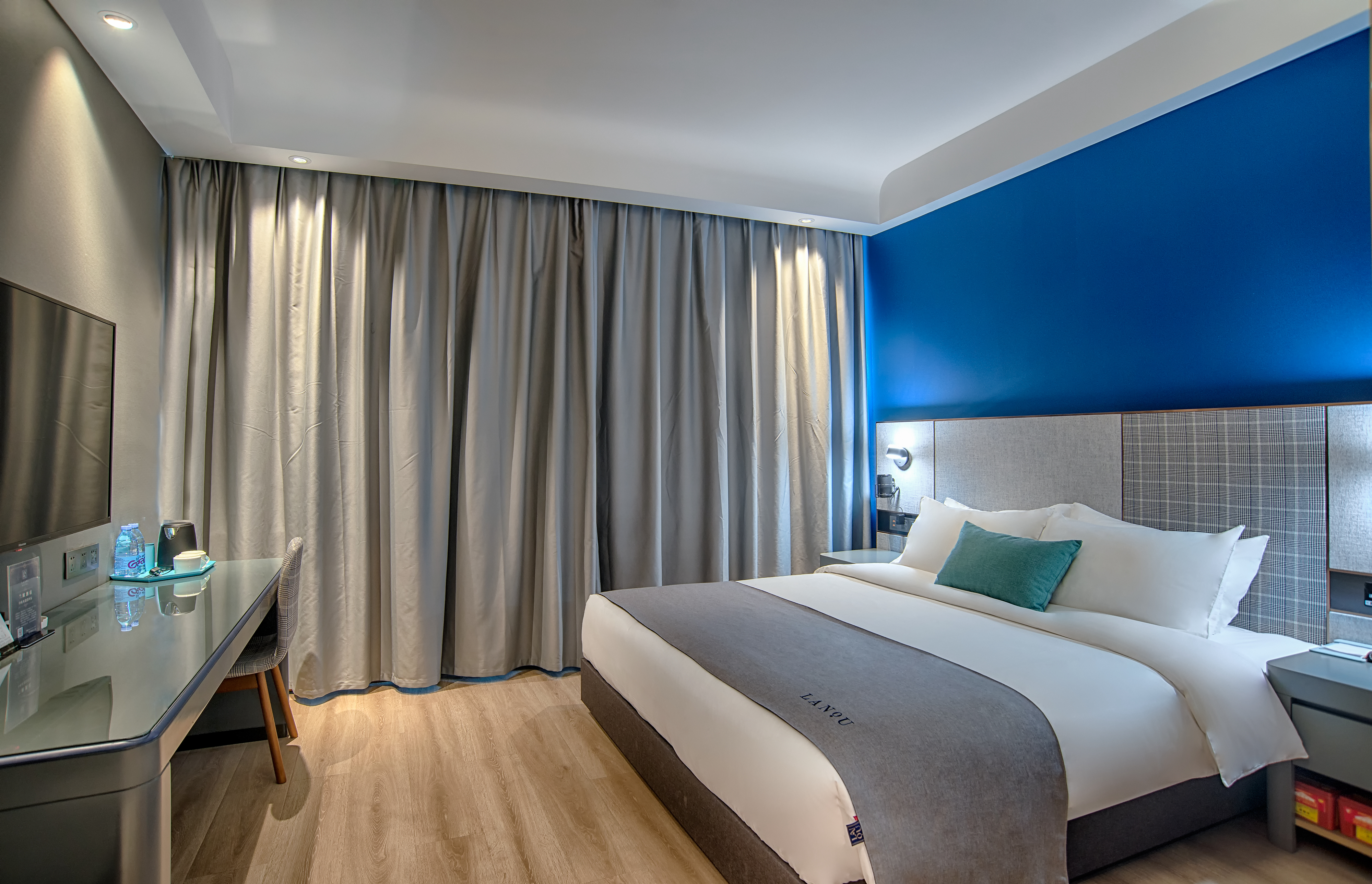 兰欧奢华套房-全屋智能语音控制+金可儿床垫+小冰箱