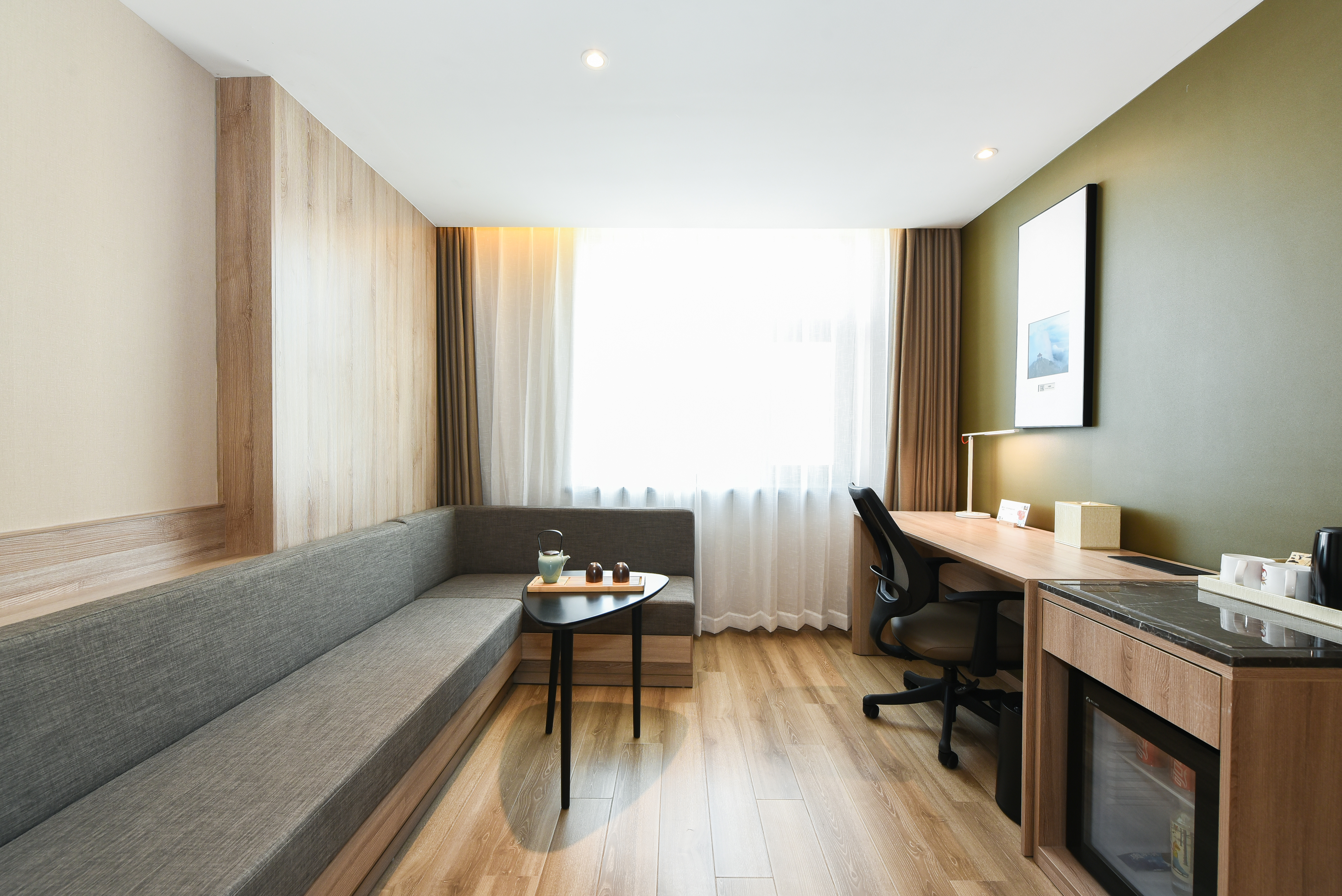 几木家庭房（小童玩具+小冰箱+浴袍）