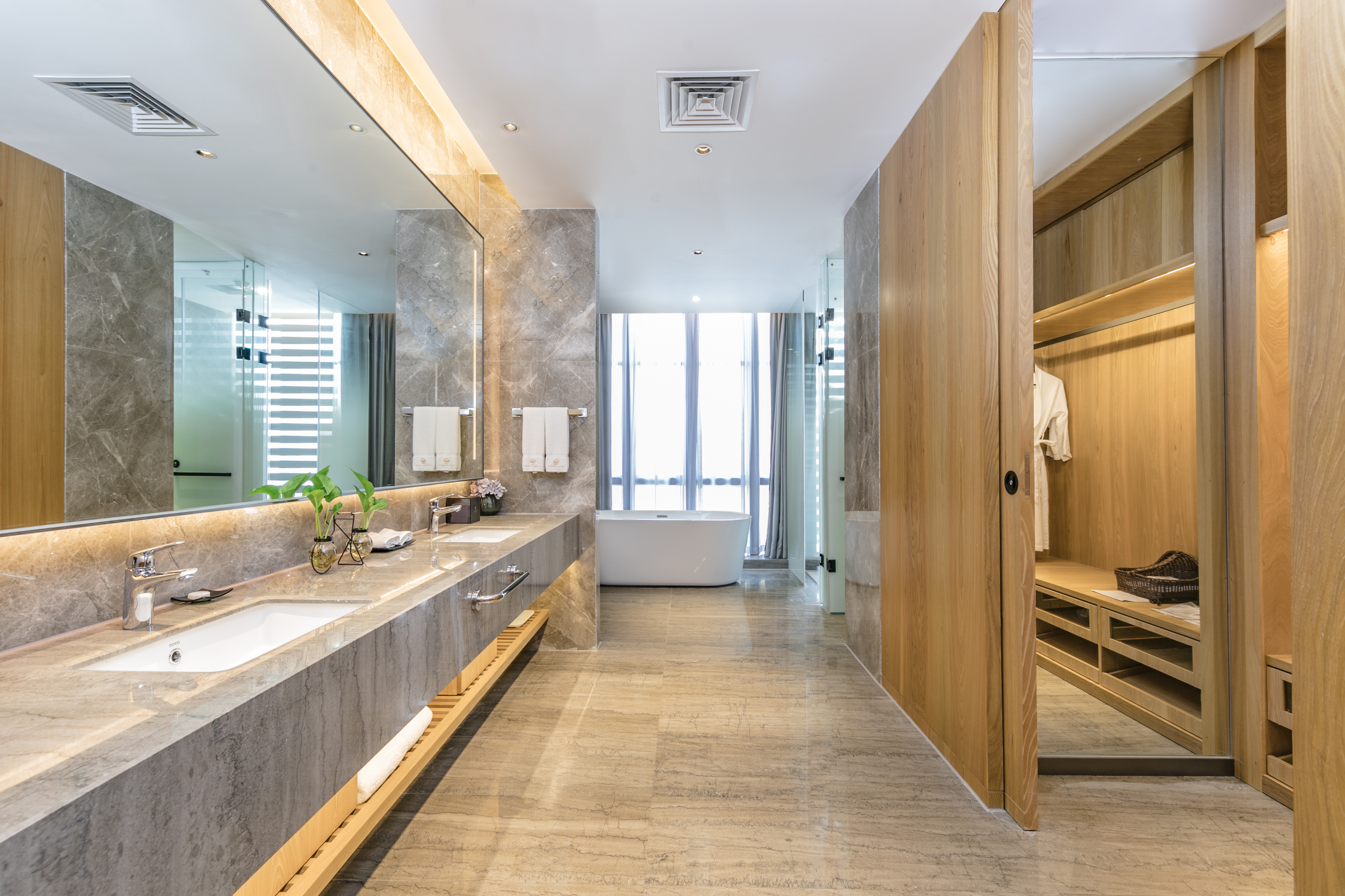 豪华行政大床房