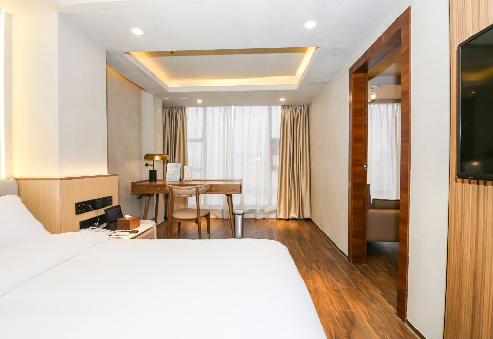 行政套房（智能客控+深睡舒適床墊+辦公桌椅）