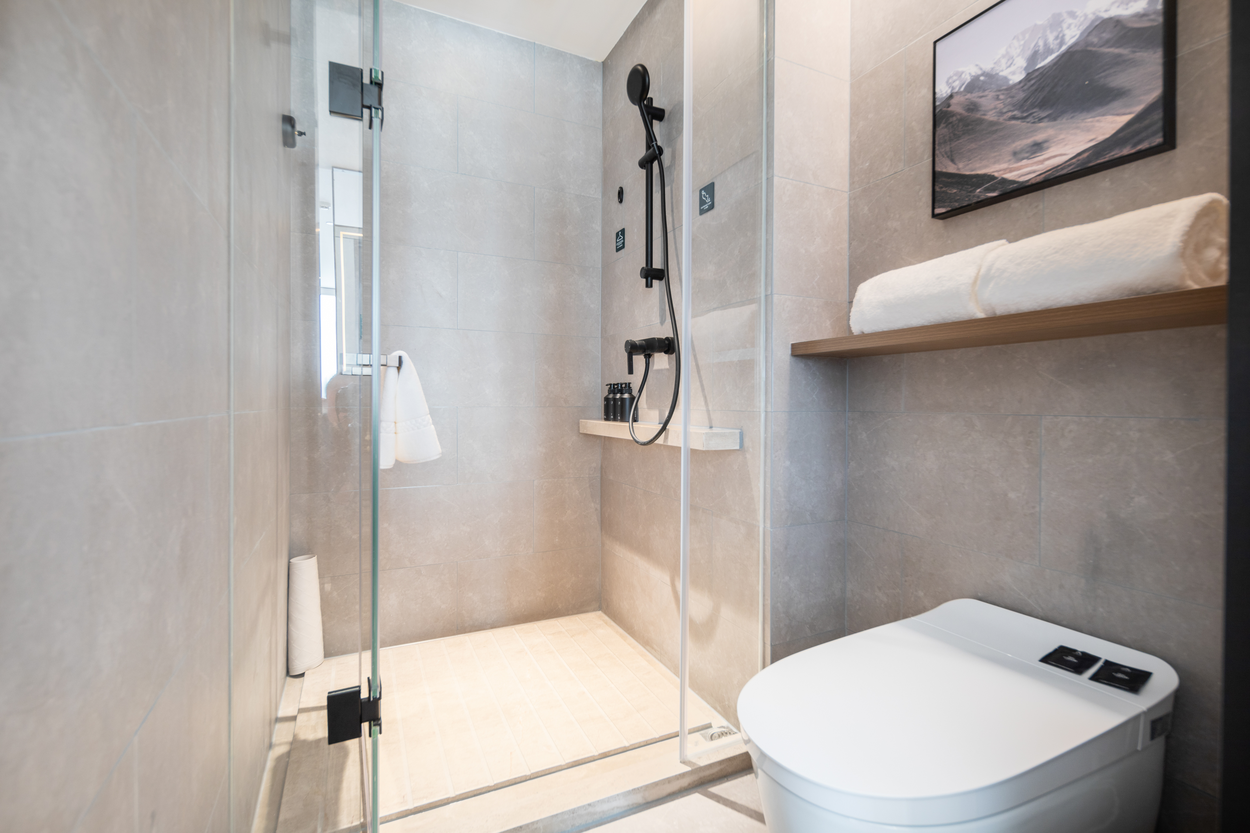 几木大床房（深睡枕+mini吧+55寸投屏电视+浴袍）