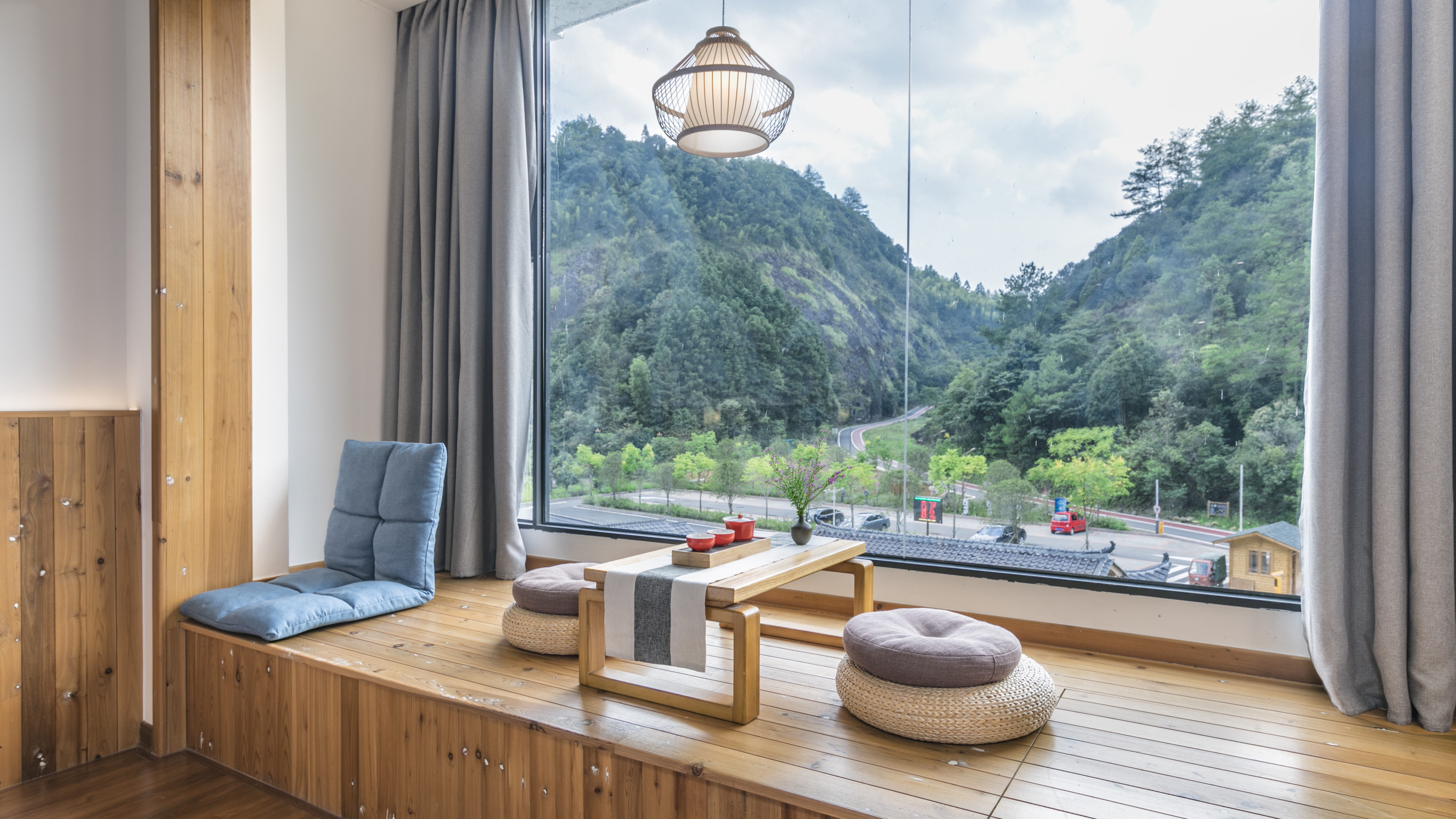 隅素?山景观韵大床房（落地宽幅观景台+新中式茶桌）