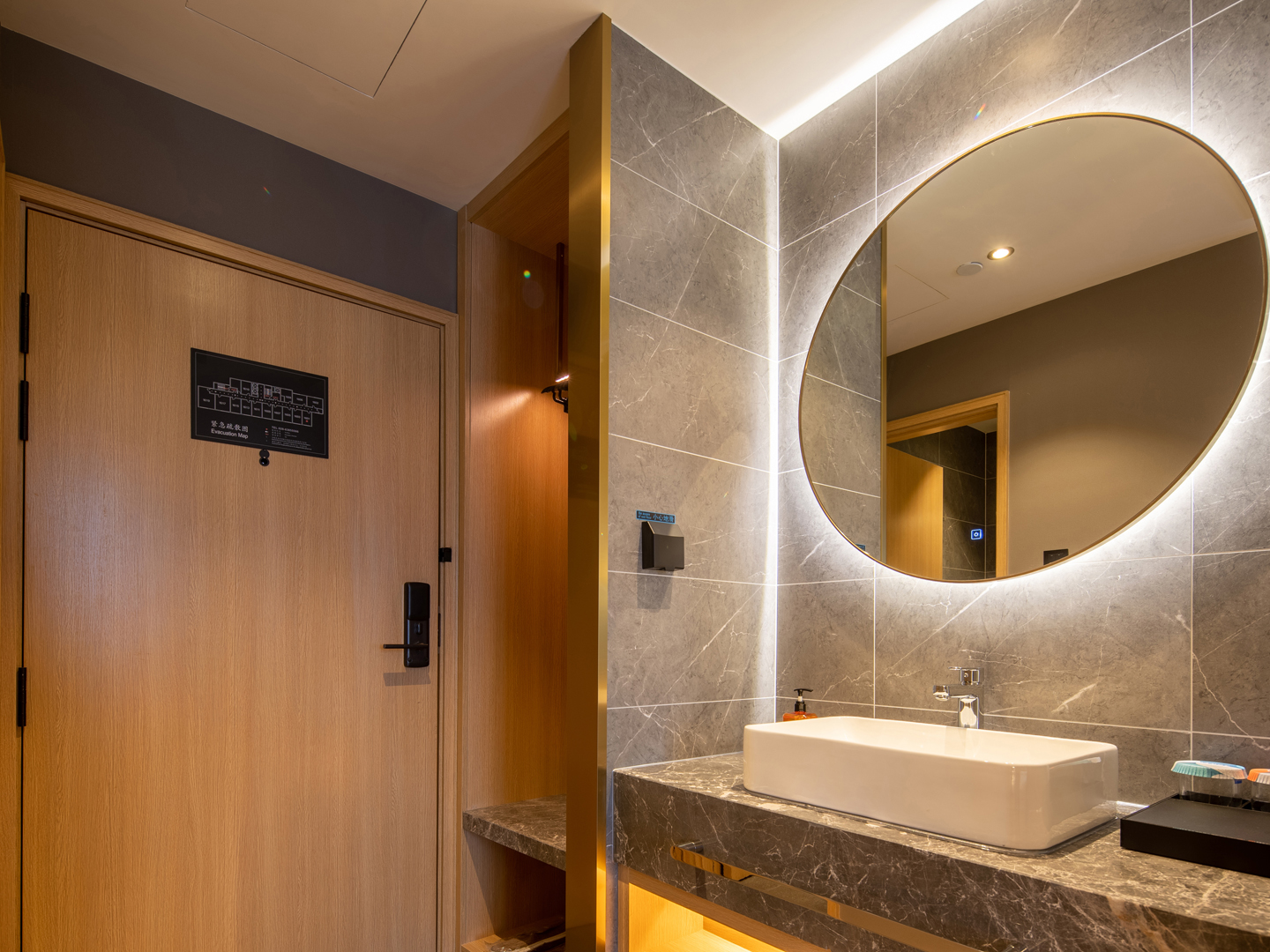 月若流金高级大床房（电视投屏+小冰箱+恒温马桶）