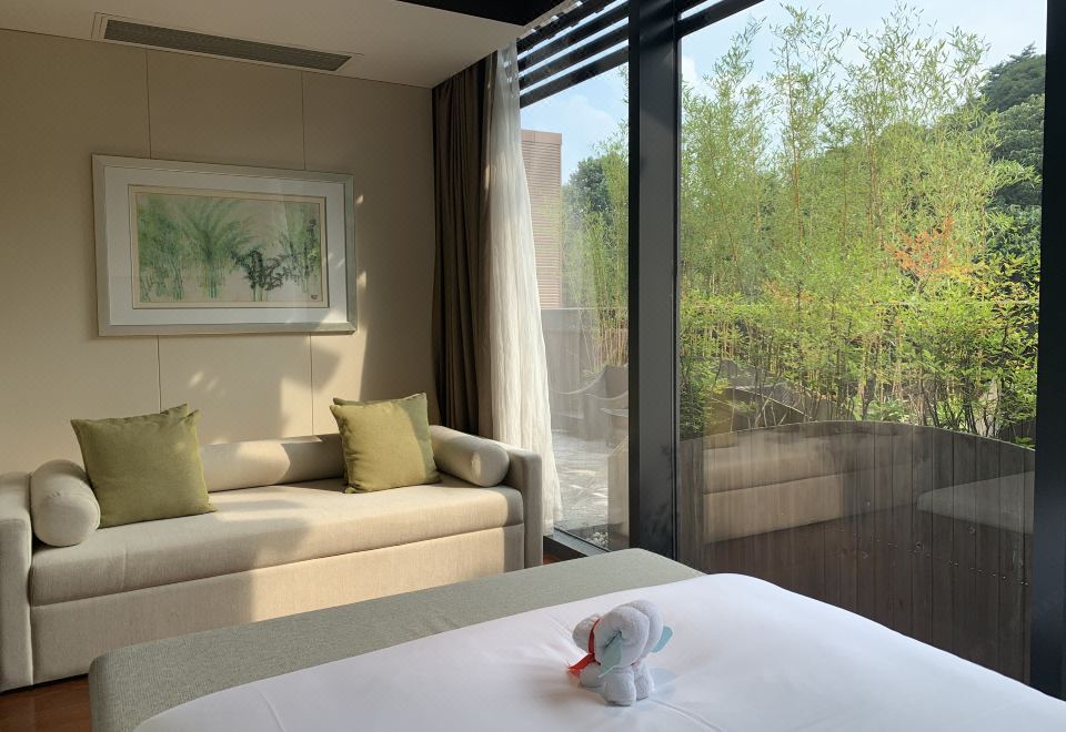 家庭雙卧露台套房