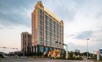 Vienna International Hotel (Liling Lujiang New City, High-speed Railway Station)