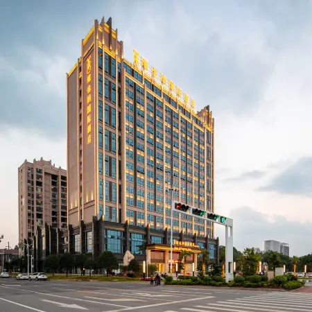Vienna International Hotel (Liling Lujiang New City, High-speed Railway Station)