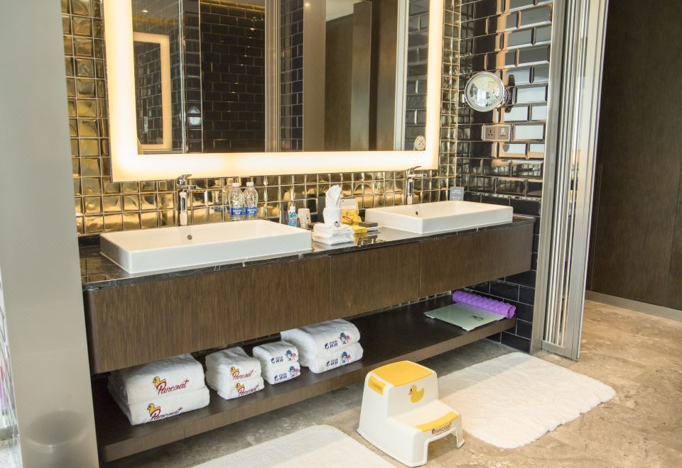 Hard Rock Hotel ShenzhenB.duck Themed Twin Suite