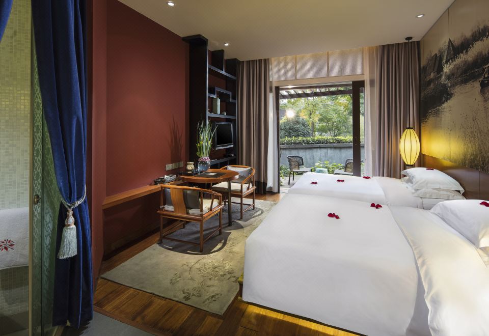 豪华园景双床房