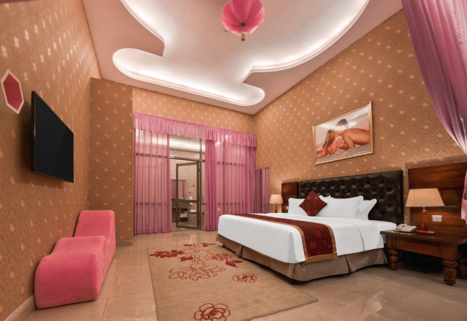 私密汽車蜜月大床房-認證珍稀溫泉水