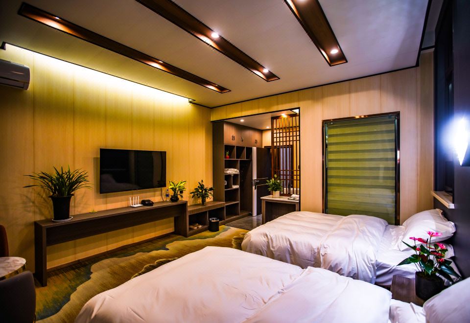 Heqing Huaxi Yazhu HomestayIdyllic view double room