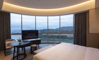Hualuxe Yibin, An IHG Hotel - Housity