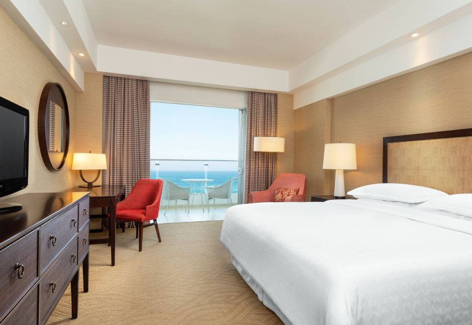 低层海滨豪华两张双人床房 （带阳台）