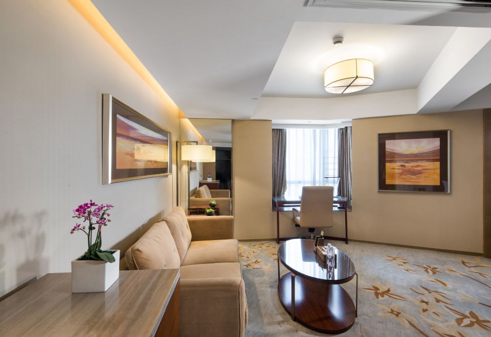 Shenzhen New World Weirui HotelBusiness King Bed Room