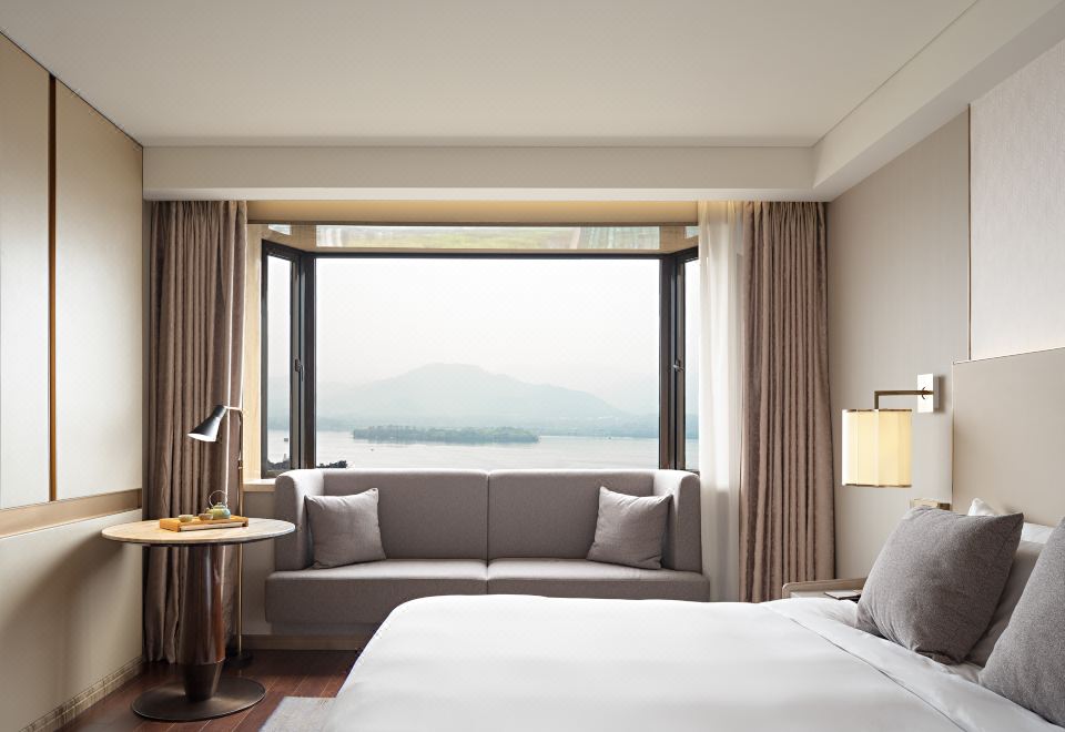 Friendship Hotel HangzhouDeluxe Lake-view Queen Room