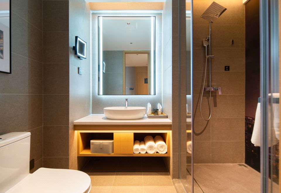 轻奢至尊大床房（独立房厅+雅致茶具+裸眠床品）