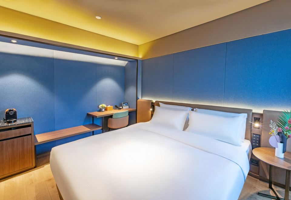 精选大床房（智能客控+投屏电视+智能马桶）