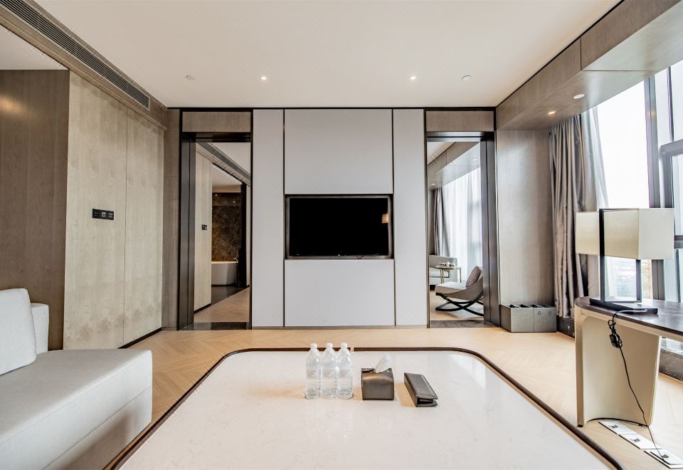 行政套房（智能客控+蓝牙音响+豪华浴缸+coffee机+迷你吧）