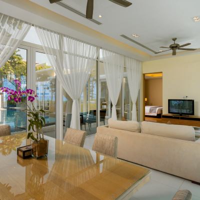 Two Bedroom Ocean Front Pool Villa With Kitchen