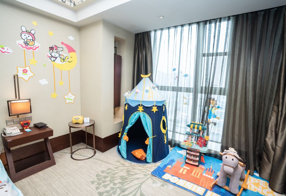 Crowne Plaza HefeiCrown Deluxe Family Room