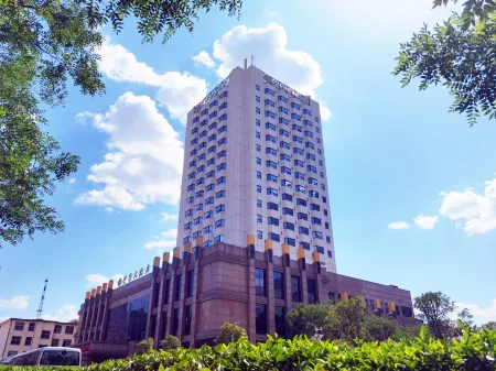 Linyi Ronghua Hotel (People's Square Railway Station)