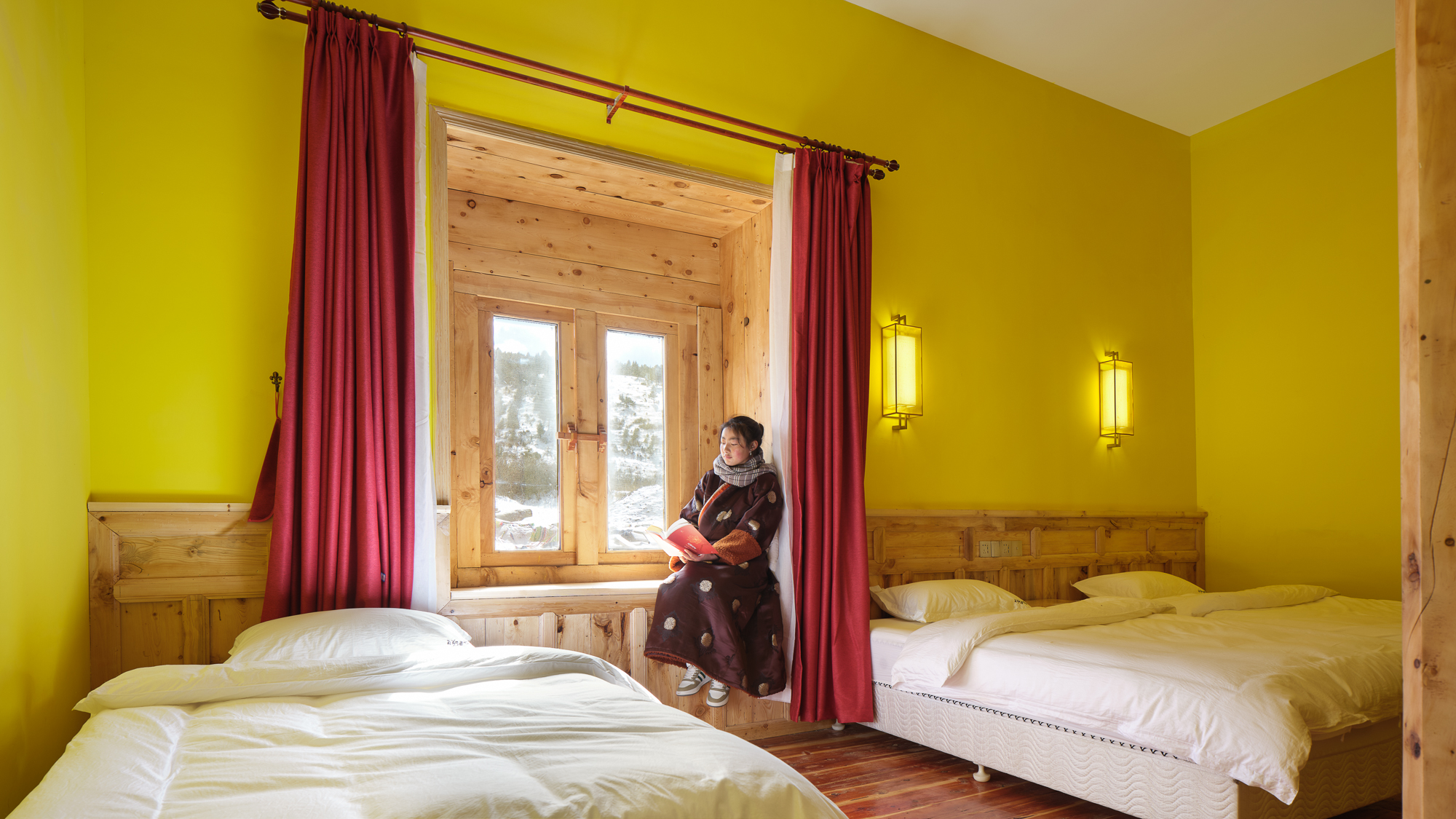 远山山景宽敞三人间