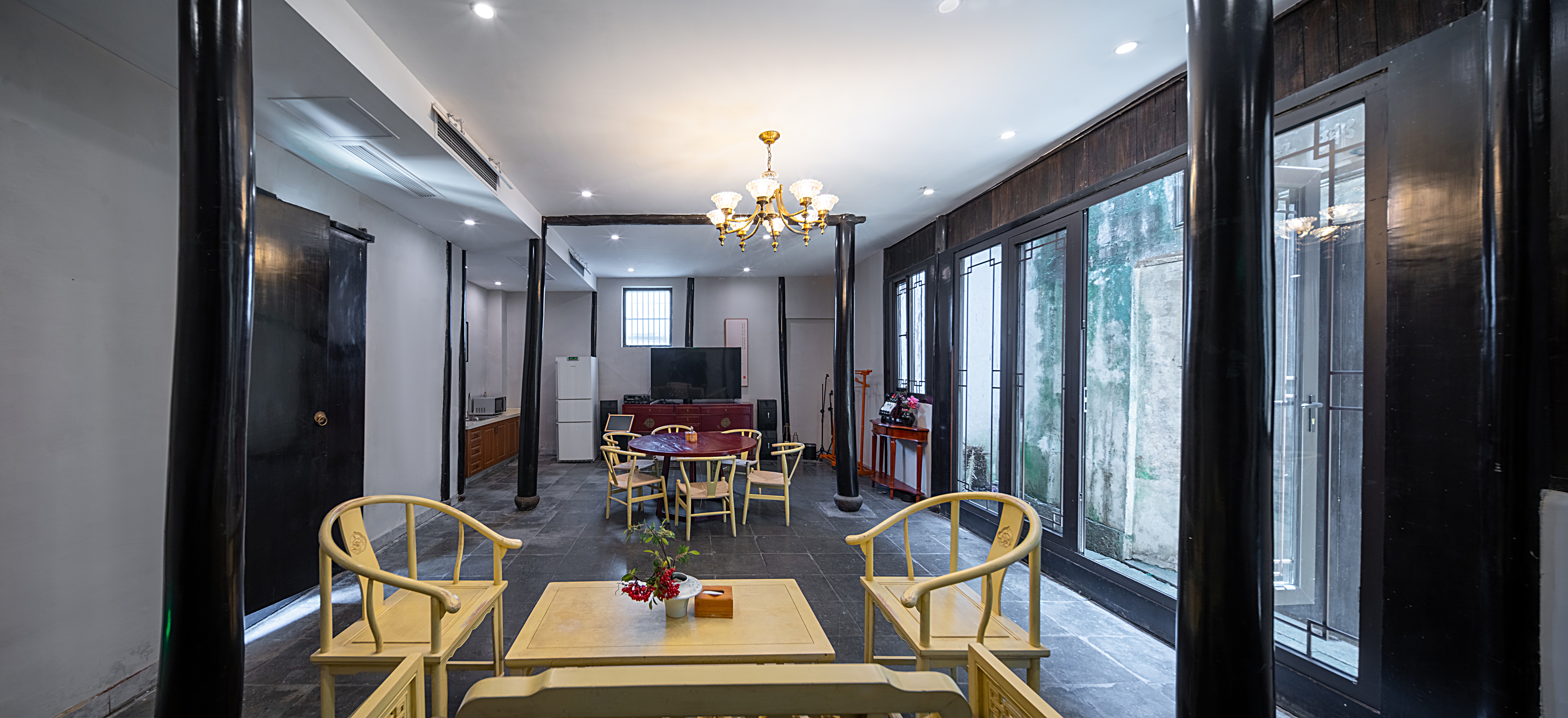 园景·大床房（新中式家俱+民国风会客厅）