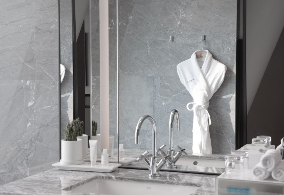 N1豪华湖景大床客房