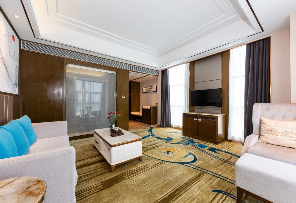 Venus Suite (High-Rise Night View Of Yong City + Business Reception + Separate Office Area)