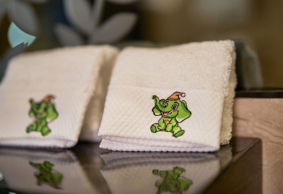 Crowne Plaza Guangzhou HuaduFlying Elephant Kids Theme Room-Two Beds