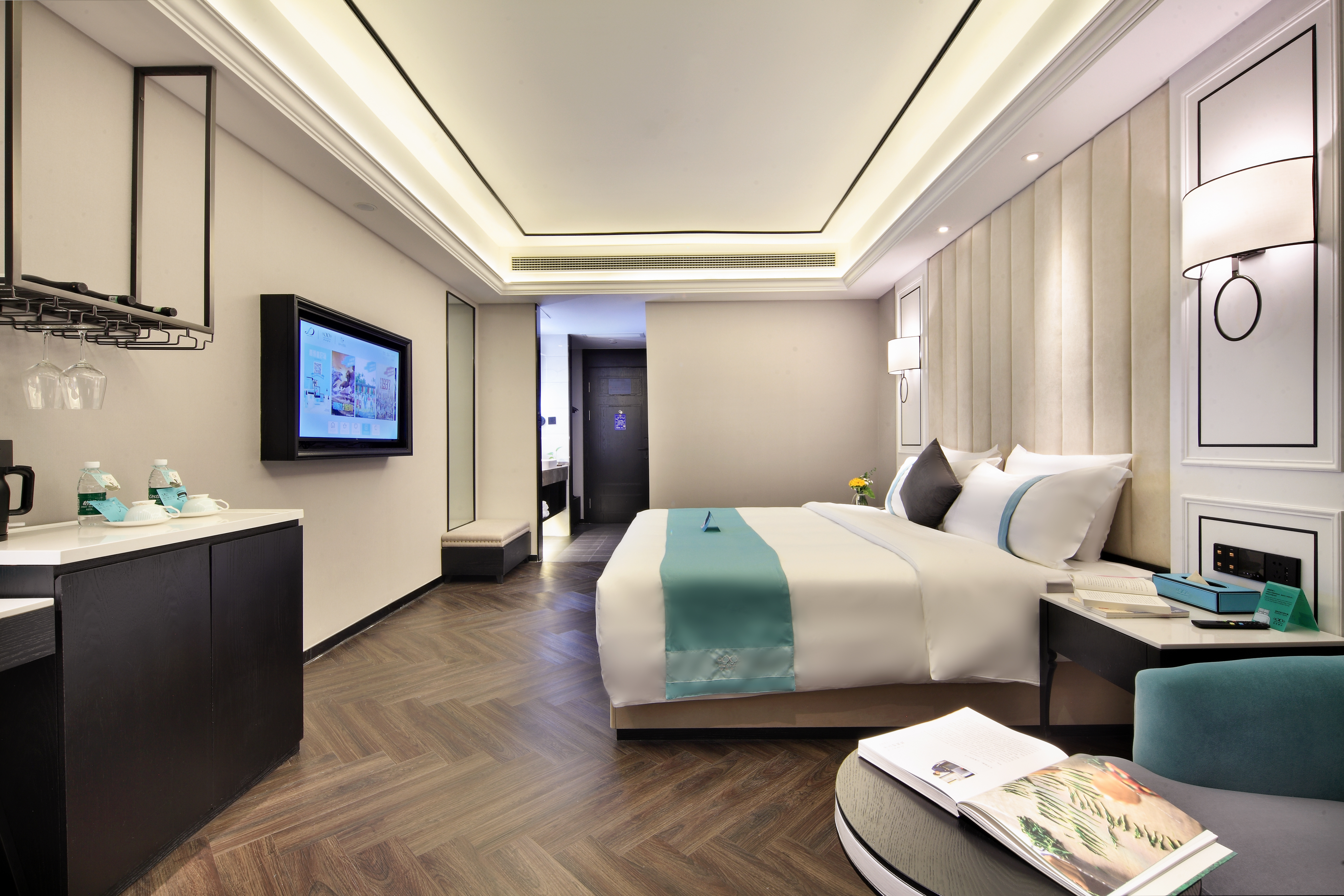 希岸商务大床房（经典优雅｜智慧客控｜风尚投屏）