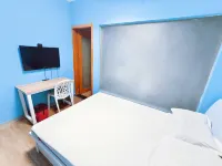 He Huang Memory Youth Hostel
