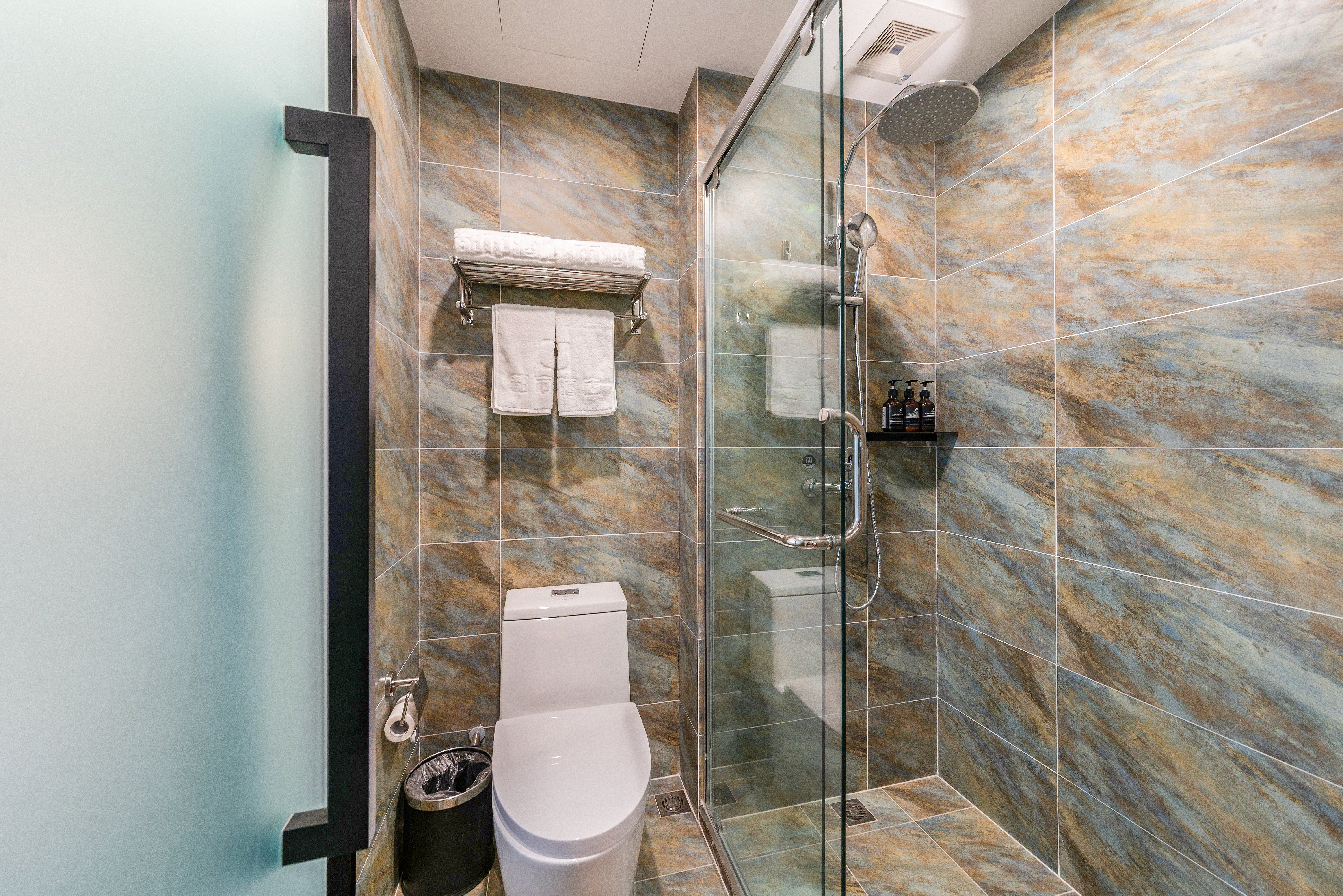 花园尊享大床房